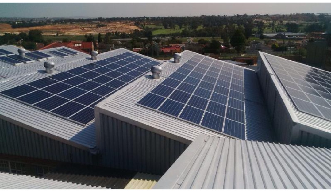 معايير اختيار شركات تركيب الطاقة الشمسية للمصانع في مصر